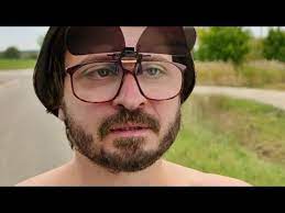 Ein ermordetes camgirl, sein partner im rollstuhl, susi mal wieder eigensinnig. Kaiserschmarrndrama Trailer Filmclips Deutsch German Hd Youtube