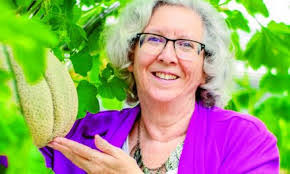 Kristen Beecher's Instagram, Twitter & Facebook