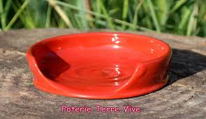 Repose Cuillere Rouge Collection En Couleur Art Ceramique Par La Poterie Terre Vive Poterie Art Ceramique Poterie Ceramique