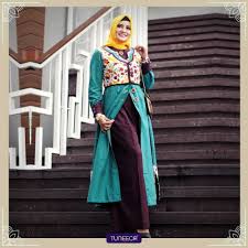 Dalam foto, pasangan ayah dan anak itu terlihat kompak mengenakan busana serba putih. 7 Merek Pakaian Muslimah Indonesia Yang Menjadi Favorit Hijabers Highlight Id