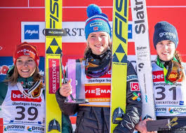 Maren lundby sikret nok en verdenscupseier i sapporo. Maren Lundby Gewinnt In Oberstdorf