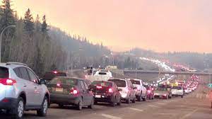 At least 80,000 fort mcmurray residents have been displaced because of the wildfire emergency, after a mandatory evacuation order was issued at 6:20 p.m. Raging Fire Forces Entire City Of Fort Mcmurray To Evacuate Macleans Ca