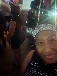 Sherry Diamond's Instagram, Twitter & Facebook