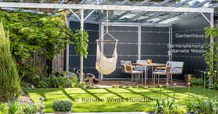 Der geschützte platz im garten. Gartenblog Geniesser Garten Gartenhaus Gerateschuppen Radlhaus Schuppen Laube