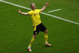 Mit einem gefühlvollen heber zum 2⃣0⃣. Dfb Pokal Finale 2021 Rb Leipzig Borussia Dortmund Bilder Des Spiels