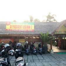 Warung salse menjadi tempat nongkrong di bandung selanjutnya yang bisa. Lesehan President Resto Www Ekokepet Com