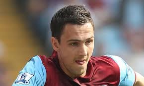 Liverpool agree £20m fee to sign Stewart Downing from Aston Villa
