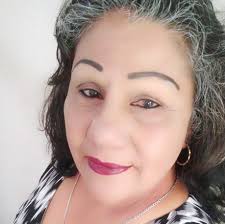 ⚡️⚡️⚡️ ¡¿ SABES QUIÉN ES ?! ⭐️✨✨ 😱 ➡️ Ésta pequeñita que aquí es  fotografiada con su papi en su primera comunión, es una de las actrices más  queridas y recordadas de