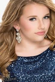 Kristi Rader's Instagram, Twitter & Facebook