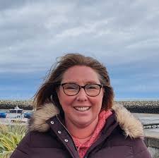 This awesome citizen, Kathie Disney, is forming a litter pick-up club that  will meet weekly to walk and pick-up litter! She has been working with Emma  Wells and has also created kits