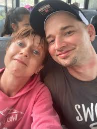 Mariah MacGregor and Johnny Arther's Wedding Website