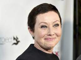 The actress discusses her recent reconstructive surgery and more in an exclusive interview with abc news' robin roberts.watch full episodes. Durch Die Jahre Mit Shannen Doherty