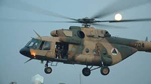 Askeri helikopter binaların arasındaki boş alana düştü. Afganistan Da Askeri Helikopter Dustu Kurtulan Yok