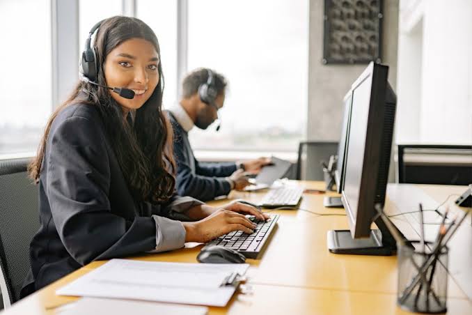 How To Get an Amazon Virtual Assistant Job (That Pays Well!) [2023]