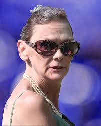 Eva Weeks's Instagram, Twitter & Facebook