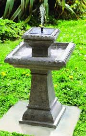 bain d oiseau pizzaro fontaine solaire avec lumieres idees de fontaine decoration jardin water feature
