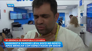 O ator terminou sua apresentação normalmente na noite. Evandro Santo E Agredido Durante Show No Interior De Sao Paulo Recordtv R7 Balanco Geral Manha