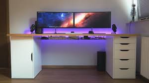 Wenn sie auf ihrem schreibtisch viele elektorgeräte benutzen, dann kennen sie das problem des ständigen kabelchaos. Mein Kabel Management Am Schreibtisch Youtube