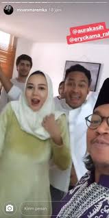 Suami aura kasih, eryck amaral merupakan model. Aura Kasih Gelar 4 Bulanan Netizen Sibuk Hitung Usia Pernikahan