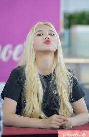 F G G Jey On Twitter Blonde Hair Kpop Straight Blonde Hair Jinsoul Loona Blonde