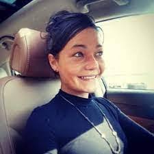 Laura Borer's Instagram, Twitter & Facebook