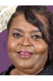 Bea Lowe's Instagram, Twitter & Facebook