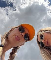 Lauren Bee (@lyfeaslauren) • Instagram photos and videos