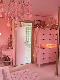 Amara At The Eaton House Opening Eaton House Pink Room Pink Closet