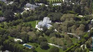 Jeff bezos reportedly spent $165m on a beverly hills mansion february 13, 2020, 12:39 pm amazon founder jeff bezos has reportedly set a new record for buying the most expensive property in los. Jeff Bezos Buys La S Most Expensive Home