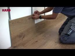 Toto Video Ukazuje Ako Jednoducha Je V Skutocnosti Instalacia So Systemovymi Ri Laminate Flooring On Walls Flooring On Walls Installing Laminate Wood Flooring