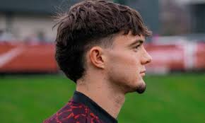 Man United U18s keep U18 Premier League title hopes alive with victory at  Forest