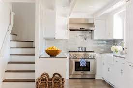 Stunning Backsplashes For Small Kitchens Design Ideas A Backsplash Creates A Huge Impact For Kitchen D U Shaped Kitchen Kitchen Layout Small U Shaped Kitchen