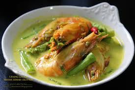 Sebab kat beluran murah dan segar. Amie S Little Kitchen Resepi Berbuka Puasa Udang Galah Masak Lemak Cili Padi