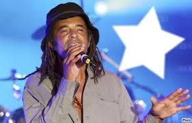 @fetelemur @noahsarcfdn @enfantsdelaterre_officiel @lecoqsportif yannicknoah.lnk.to/bonheurindigoia. Photo Montage Yannick Noah Pixiz