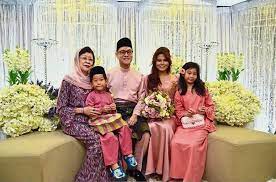 Zairil khir johari (born 17 october 1982) is a malaysian politician and a member of the democratic action party (dap). Zairil And Dyana To Wed By Year End The Star