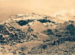 أقدم صورة لمدينة المكلا Natural Landmarks Landmarks Nature