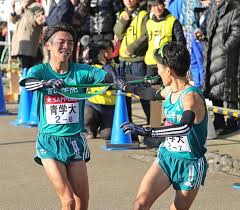 11:37 karurutofusigina 151 215 просмотров. ç®±æ ¹é§…ä¼ å¾©è·¯ ï¼–åŒºã®è°·é‡Žèˆªå¹³ ç®±æ ¹é§…ä¼é€Ÿå ± é'å­¦å¤§ãŒï¼'å¹´ã¶ã‚Š å†™çœŸ2 9 ã‚¤ã‚¶