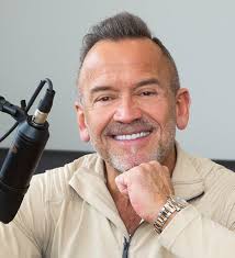 Lee Labrada's Instagram, Twitter & Facebook