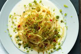 Ricetta Spaghetti Aglio Olio Peperoncino E Crema Di Grana La Cucina Italiana Ricetta Nel 2020 Ricette Idee Alimentari Ricette Di Cucina