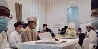 Check spelling or type a new query. Ustaz Abdul Somad Resmi Menikahi Gadis Asal Jombang Halaman All Kompas Com