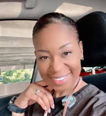 Happy Monday!!! Let's just keep it simple, shall we. Quick bun done  today!!! It's the slick back for me!!!!