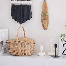 カゴバッグは見せる収納でインテリアに 小物収納としても活用 folk 見せる収納 インテリア 部屋 インテリア