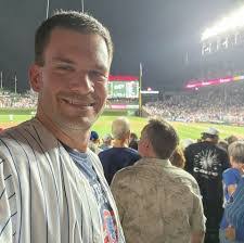 Shannon Stilson's Instagram, Twitter & Facebook