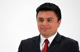 🛑🟢🔵 POLÍTICA 🛑LUIS FALCONÍ DEJA SU CARGO EN LA PREFECTURA DE CHIMBORAZO  Y ASPIRA LA ALCALDÍA DE RIOBAMBA Cobijado con el Movimiento CAMBIO 62, Luis  Falconí quien ha trabajado desde el inicio