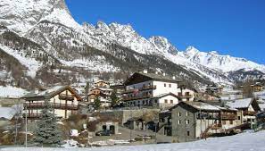 2.751 annunci di appartamenti e case in vendita in valle d'aosta, trova l'immobile più adatto alle tue esigenze. Case A 1 Euro In Valle D Aosta A Oyace E Boom Di Domande