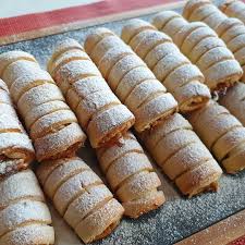 malzemeler 150 gr oda isisinda tereyag 1 cay bardagi nisasta 1 cay bardagi pudra sekeri 1 bucuk yemek kasigi yogurt 1 yumurt kurabiye tarifleri kurabiye yemek