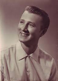 Thom leaves a legacy of rock 'n' roll and Latino rights