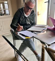 Animali carini, cani giganti, cane gatto, consigli per genitori, madre teresa, beast, cielo, animali domestici, parole. Giorgio Panariello A 59 Anni Vive Qui Villa Nel Cuore Della Toscana Foto