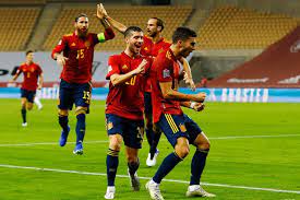 Spanje heeft zich maandag in een memorabele wedstrijd in kopenhagen tegen kroatië geplaatst voor de kwartfinales op het ek. Wervelend Spanje Spaart Duitsland Nog Bij Historische Afstraffing Voetbal International