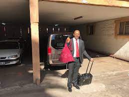 Mpofu has three sons and a daughter. Dali Mpofu On Twitter Sikulento Ye Effredfriday Also In The Workplace On The Way To The Pretoria High Court This Morning